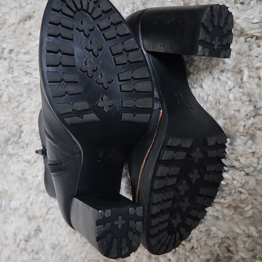 Naturalizer // Black Leather Boots - Picture 6 of 7